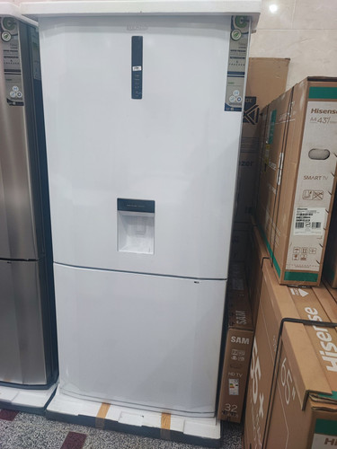 يخچال فريزر نوفراست يخساز دستي RF8410N-E2 سفيد رنزو